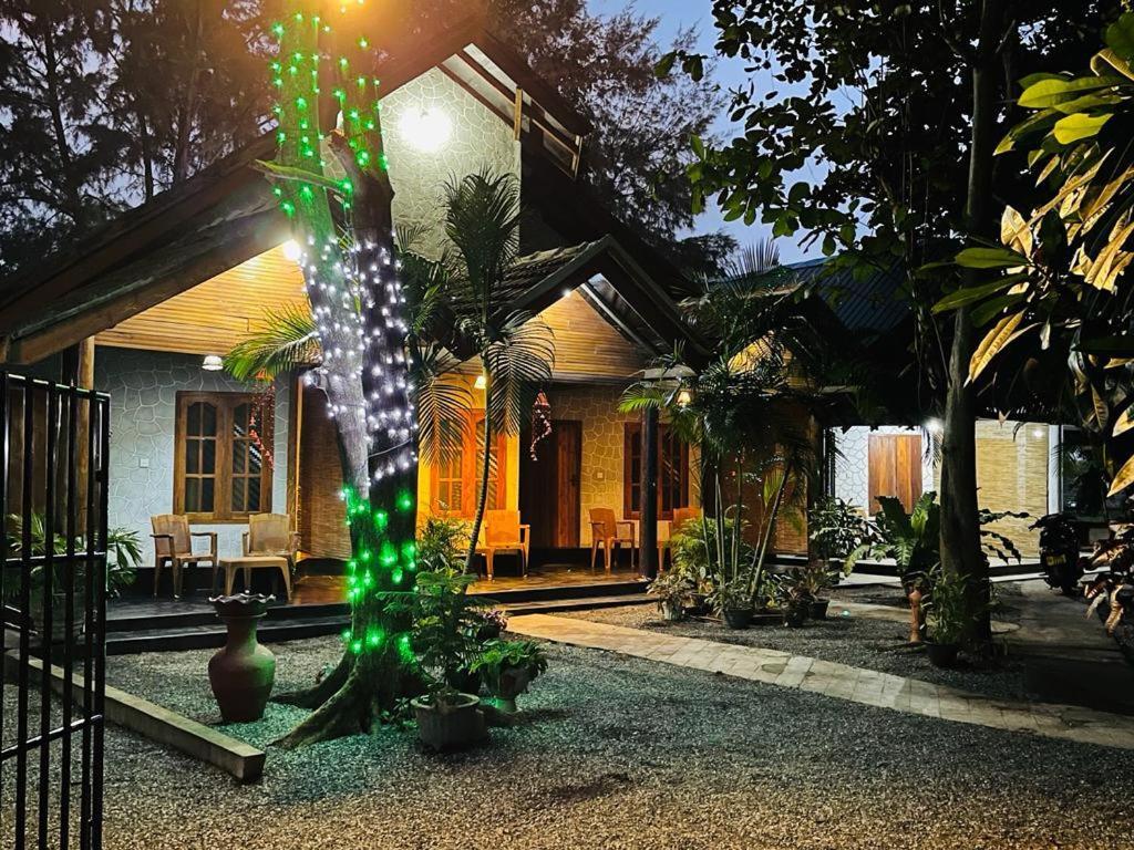 New Roy Guest House Kalkudah  Zewnętrze zdjęcie
