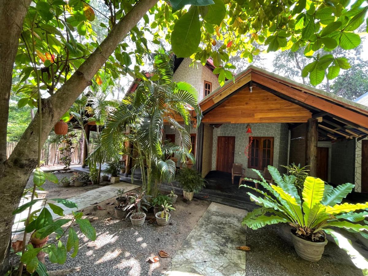 New Roy Guest House Kalkudah  Zewnętrze zdjęcie